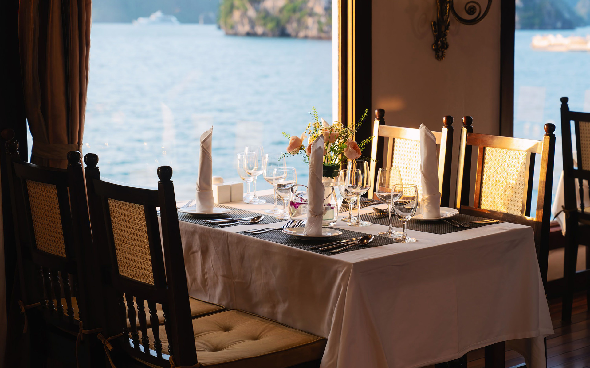 amasia-indochina-sails-halong-bay-07